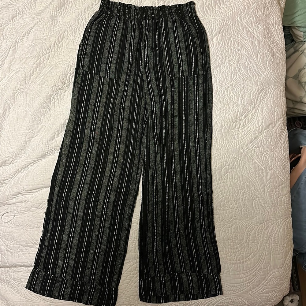 Wide legged pants